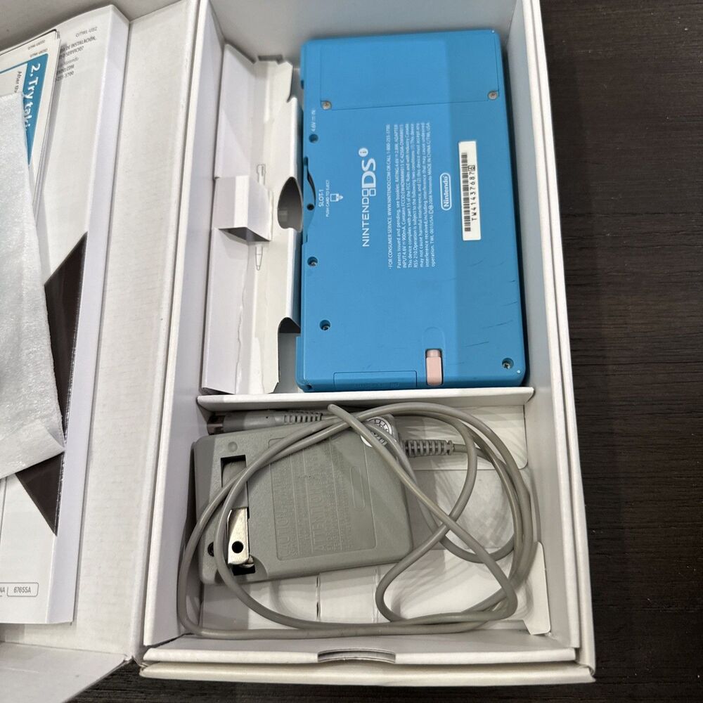 Nintendo DSi Blue Handheld System Console In Box - Picture 7 of 16